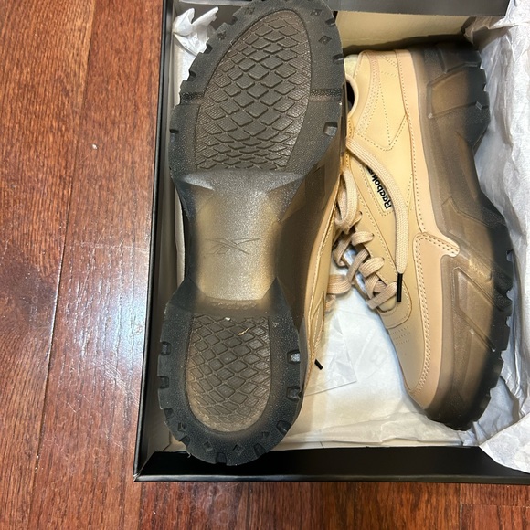 Reebok Club C Cardi, Sahara/Black/Sahara        Excellent condition - Picture 2 of 3